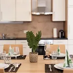 Stadt Emma Apartman *
